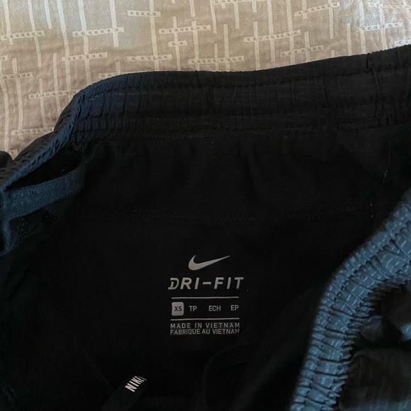 ONE LEFT Nike dri-fit shorts - Picture 6 of 6